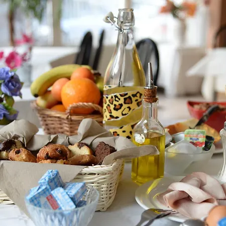 Acropolis - 3* Lurdy