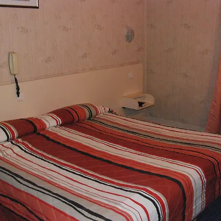 Acropolis - Hotell Lourdes