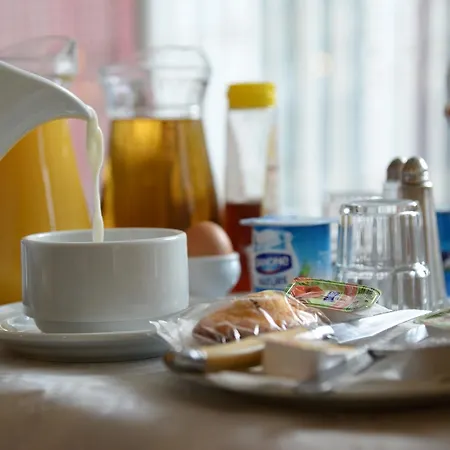 Acropolis - Hotell Lourdes